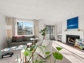 9-17 Baldwin St 15C, Newton MA 02458