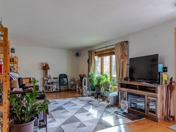 44 Baker St, Brockton MA 02302