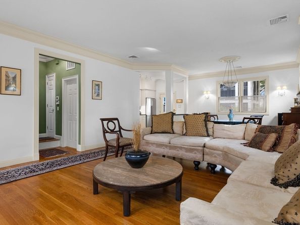 70 Victoria St 70, Somerville MA 02144