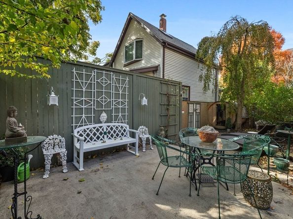 70 Victoria St 70, Somerville MA 02144