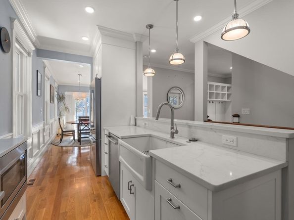 46 Washington Park 46, Newton MA 02460