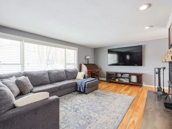 609 Ashby West Rd, Fitchburg MA 01420