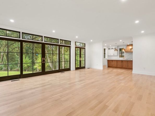 365 Worcester St, Wellesley MA 02481