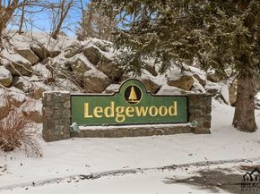 3 Ledgewood Way 8, Peabody MA 01960