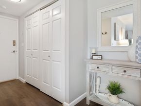 3 Ledgewood Way 8, Peabody MA 01960