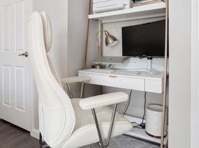 3 Ledgewood Way 8, Peabody MA 01960