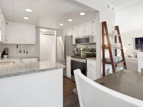 3 Ledgewood Way 8, Peabody MA 01960