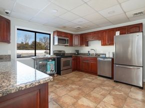 3 Ledgewood Way 8, Peabody MA 01960