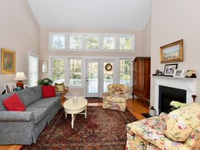 25 Carriage Ln 25, Duxbury MA 02332