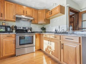 16 Battlemarch Way, Woburn MA 01801