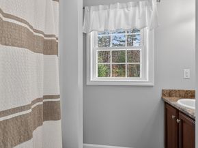 15 Bufton Farm Rd, Clinton MA 01510