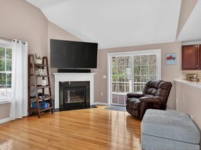 15 Bufton Farm Rd, Clinton MA 01510