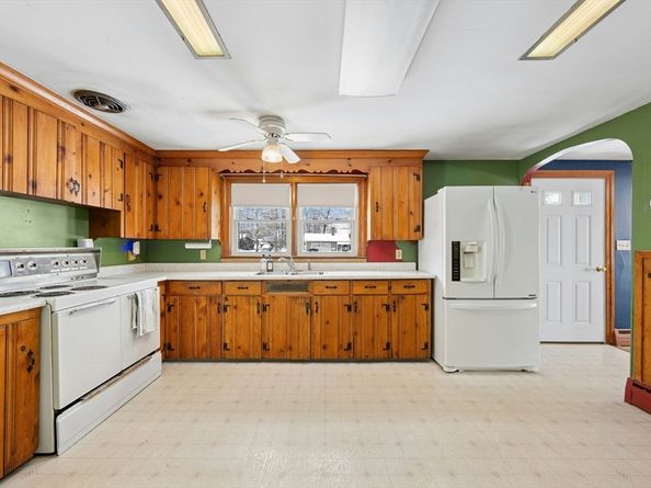 156 Hurd St, Fitchburg MA 01420