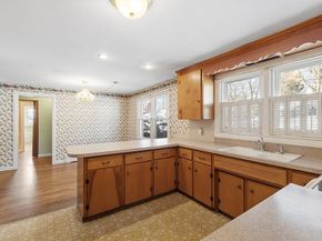 65 Helena St, Leominster MA 01453