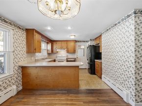 65 Helena St, Leominster MA 01453