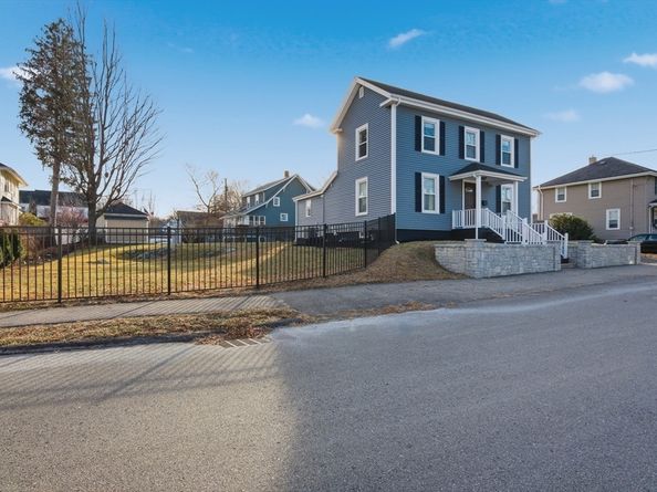 6 Everett Street, Stoneham MA 02180