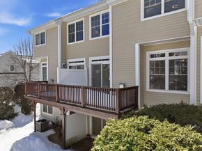 5 Lincoln Ln 5, Grafton MA 01536