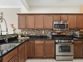 5 Lincoln Ln 5, Grafton MA 01536