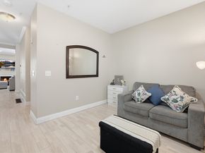 5 Lincoln Ln 5, Grafton MA 01536