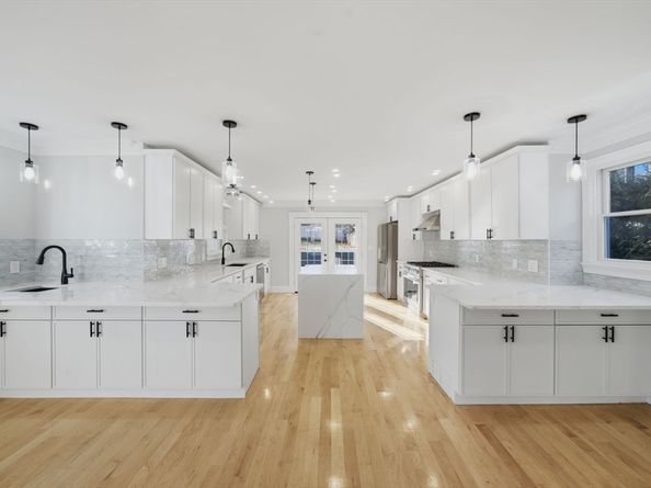 442 High St, Dedham MA 02026