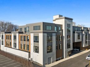 85 Myrtle St 106, Quincy MA 02171