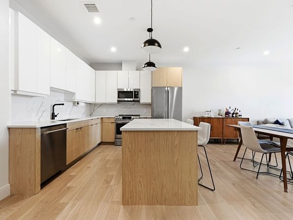 85 Myrtle St 106, Quincy MA 02171