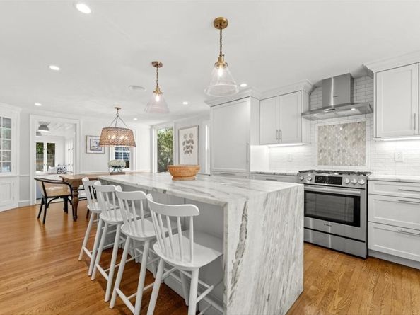 170 Benvenue St, Wellesley MA 02482