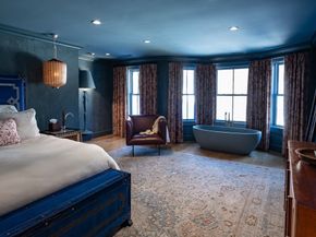 18 Maugus Avenue, Wellesley MA 02481