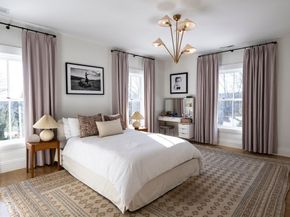 18 Maugus Avenue, Wellesley MA 02481