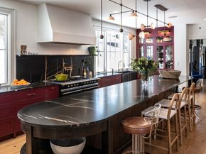 18 Maugus Avenue, Wellesley MA 02481