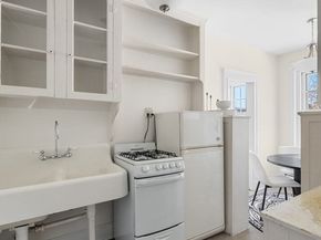 42 Linnaean St 15, Cambridge MA 02138