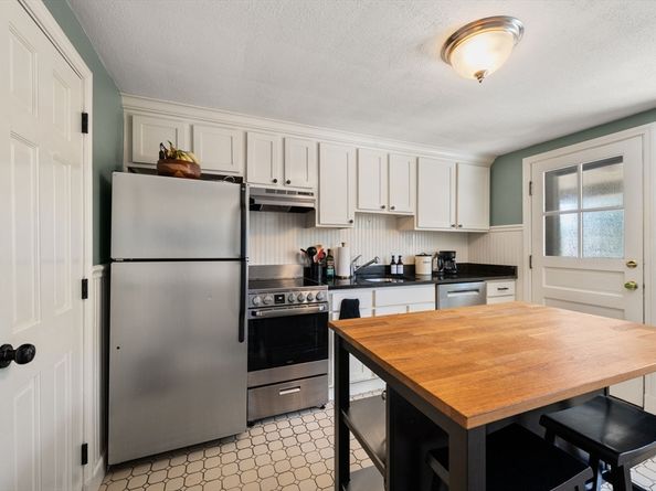 34 Gill Rd 4, Waltham MA 02453