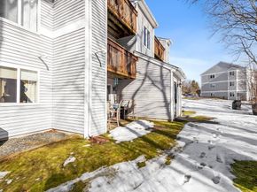 330 Sunderland Rd 80, Worcester MA 01604