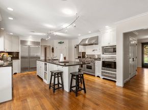 10 Queen Anne Rd, Hopkinton MA 01748