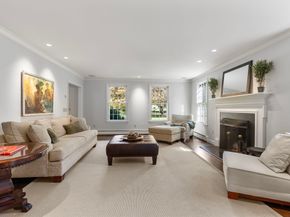 10 Queen Anne Rd, Hopkinton MA 01748