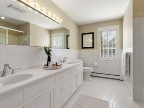 10 Queen Anne Rd, Hopkinton MA 01748