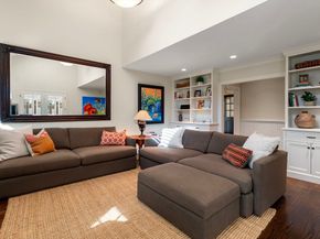 10 Queen Anne Rd, Hopkinton MA 01748