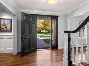 10 Queen Anne Rd, Hopkinton MA 01748
