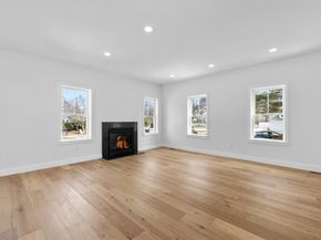 335 Salem St, North Andover MA 01845