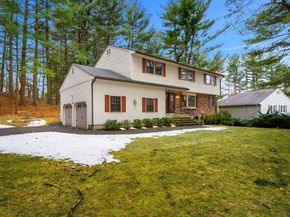 2 Garfield Ln W, Andover MA 01810
