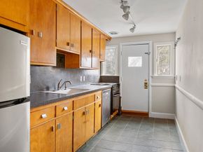 497-499 Mt Auburn St, Cambridge MA 02138