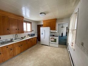 32 Vernon St, Waltham MA 02453