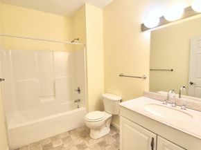 2 Arden Mills Way 2201, Fitchburg MA 01420