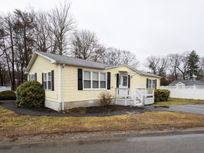 30 Leisurewood Drive, Rockland MA 02370