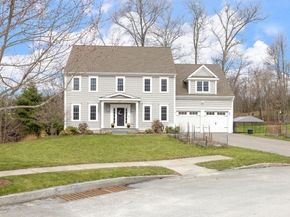 656 Shining Rock Dr, Northbridge MA 01534