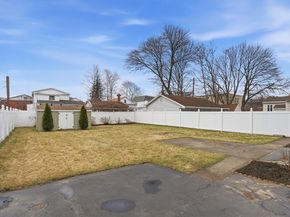 43 Tampa St, Worcester MA 01604