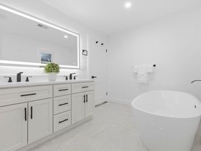 1806 Beacon St, Newton MA 02468