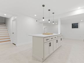 1806 Beacon St, Newton MA 02468