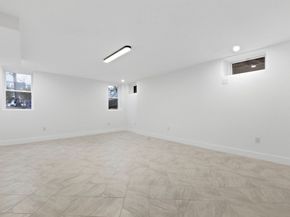 1806 Beacon St, Newton MA 02468