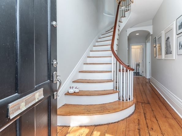27 Saint James St, Boston MA 02119